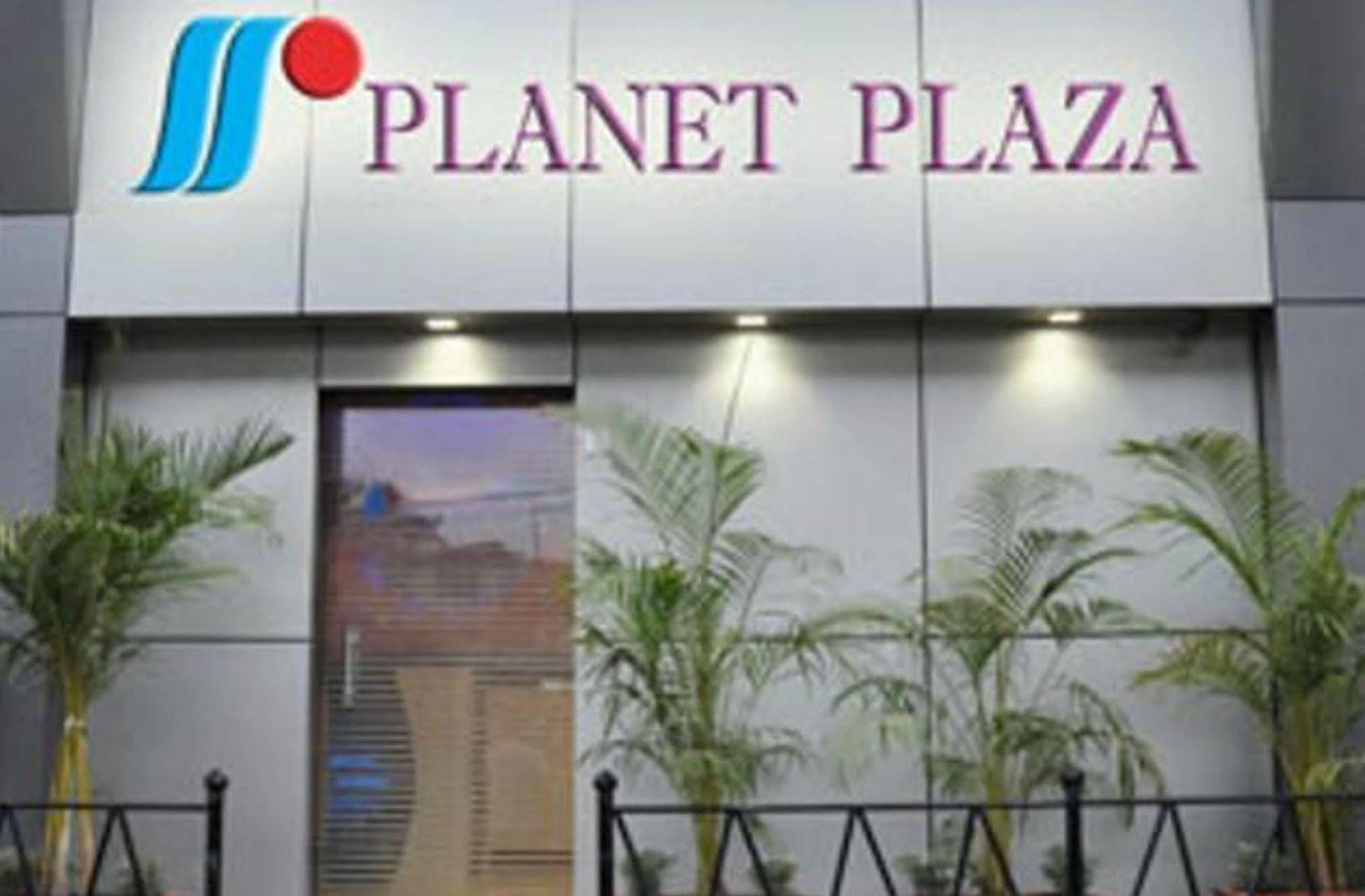 Hotel Planet Plaza Mumbai Exterior photo